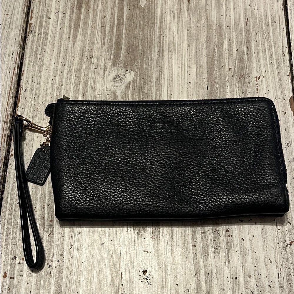 Coach Clutch/Wallet Dark Navy Blue Textured Wristlet Clutch